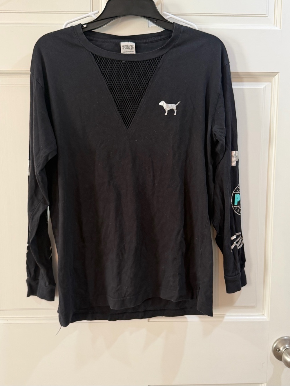 PINK Victoria's Secret Black Long-Sleeve Logo Tee with Mesh V Insert Size XS